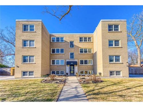 1-288 Reynolds Street  Oakville, ON L6J 3L4