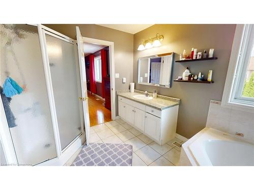 51 Highgate Road, Kitchener, ON - Indoor Photo Showing Bathroom