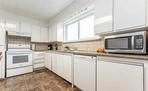 7913 Highway 7/12, Guelph/Eramosa, ON - Indoor Photo Showing Kitchen