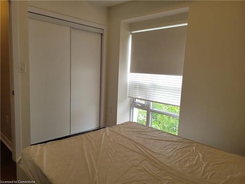 208-90 Charlton Avenue W, Hamilton, ON - Indoor Photo Showing Bedroom