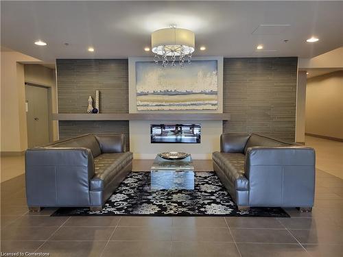 208-90 Charlton Avenue W, Hamilton, ON - Indoor