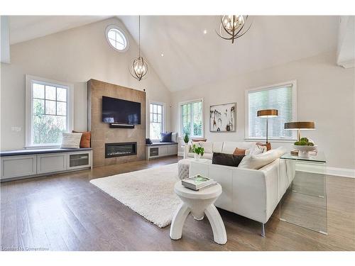 283 Jennings Crescent, Oakville, ON - Indoor Photo Showing Living Room With Fireplace