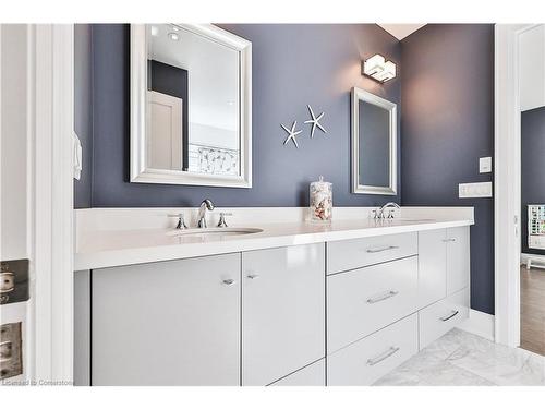 283 Jennings Crescent, Oakville, ON - Indoor Photo Showing Bathroom