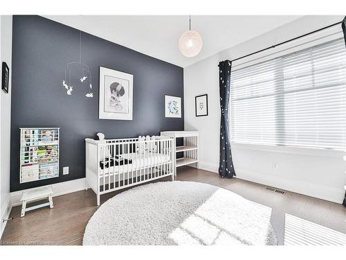 283 Jennings Crescent, Oakville, ON - Indoor Photo Showing Bedroom