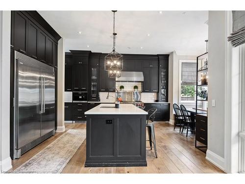 1247 Wood Place, Oakville, ON - Indoor Photo Showing Kitchen With Upgraded Kitchen