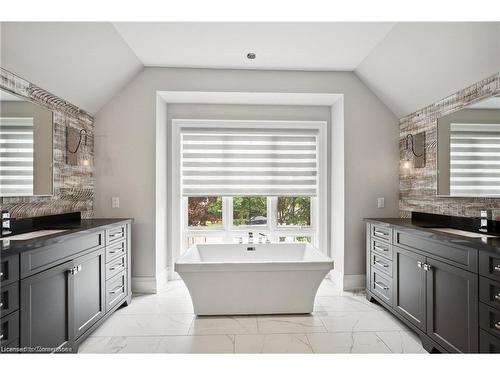 1247 Wood Place, Oakville, ON - Indoor Photo Showing Bathroom