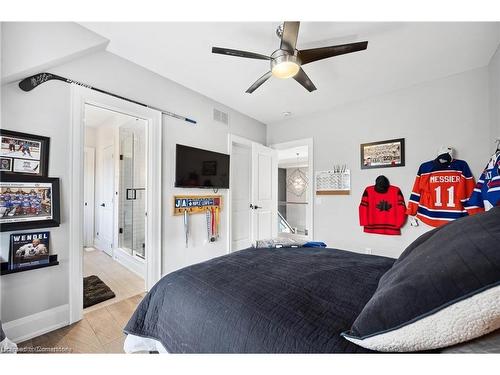 1247 Wood Place, Oakville, ON - Indoor Photo Showing Bedroom