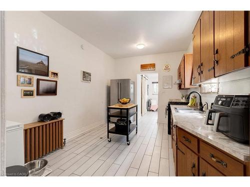 132 Ferguson Avenue N, Hamilton, ON - Indoor Photo Showing Other Room