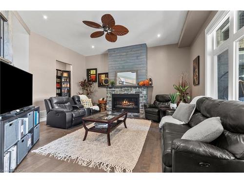 43 Third Road E, Hamilton, ON - Indoor Photo Showing Living Room With Fireplace