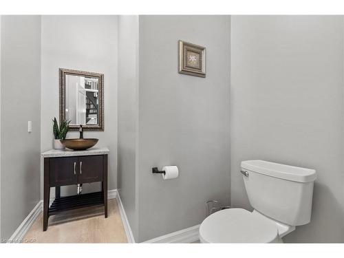 43 Third Road E, Hamilton, ON - Indoor Photo Showing Bathroom