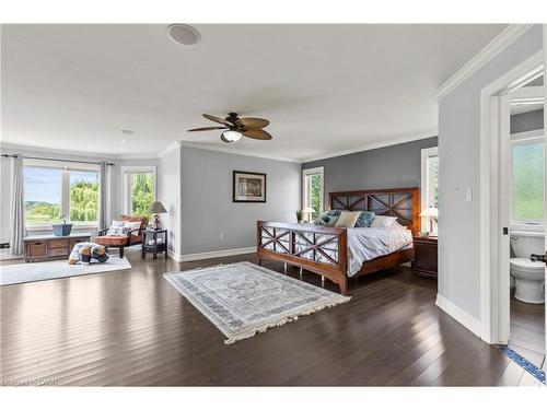43 Third Road E, Hamilton, ON - Indoor Photo Showing Bedroom