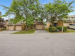 24-29 Paulander Drive  Kitchener, ON N2M 5L2