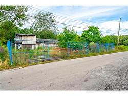 74 Best Avenue  Dundas, ON L9H 5W1