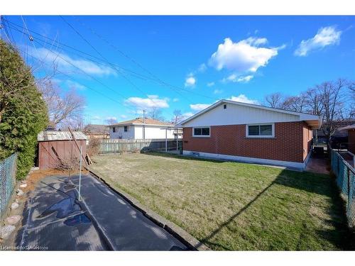 B-249 Montmorency Drive, Hamilton, ON - Outdoor