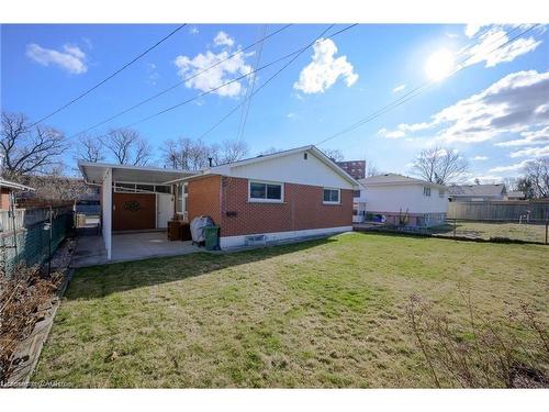 B-249 Montmorency Drive, Hamilton, ON - Outdoor