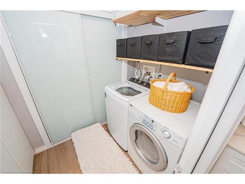 1127 Shore Acres Drive, Innisfil, ON - Indoor Photo Showing Laundry Room