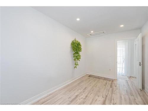 1127 Shore Acres Drive, Innisfil, ON - Indoor Photo Showing Other Room