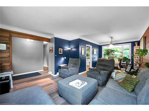 304 Glenholme Avenue, Hamilton, ON - Indoor Photo Showing Living Room