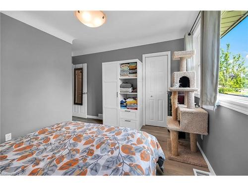 304 Glenholme Avenue, Hamilton, ON - Indoor Photo Showing Bedroom