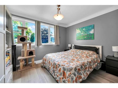 304 Glenholme Avenue, Hamilton, ON - Indoor Photo Showing Bedroom