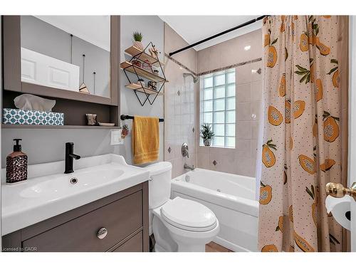 304 Glenholme Avenue, Hamilton, ON - Indoor Photo Showing Bathroom