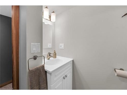 304 Glenholme Avenue, Hamilton, ON - Indoor Photo Showing Bathroom