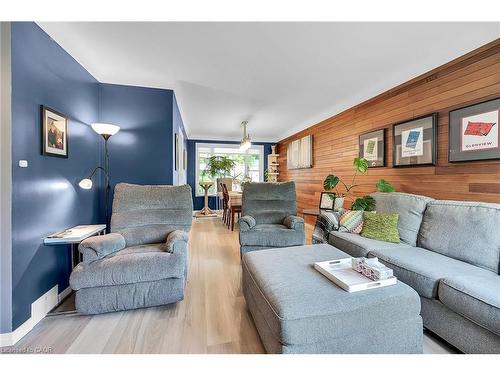 304 Glenholme Avenue, Hamilton, ON - Indoor Photo Showing Living Room