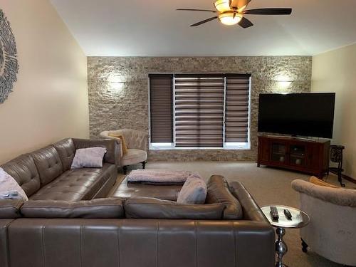 13427 Lakeland Drive, Lac La Biche, AB - Indoor Photo Showing Living Room