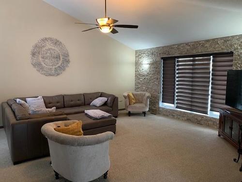 13427 Lakeland Drive, Lac La Biche, AB - Indoor Photo Showing Living Room