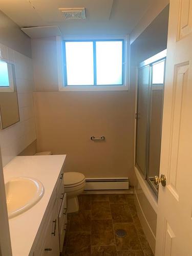 9202 94 Avenue, Lac La Biche, AB - Indoor Photo Showing Bathroom