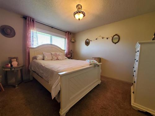 16303 Birch Grove Road, Plamondon, AB - Indoor Photo Showing Bedroom