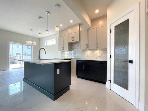 137 Arncliff Court, Fort Mcmurray, AB - Indoor Photo Showing Kitchen With Upgraded Kitchen