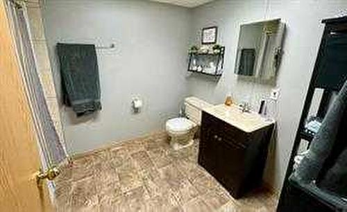 10024 103 Avenue, Lac La Biche, AB - Indoor Photo Showing Bathroom
