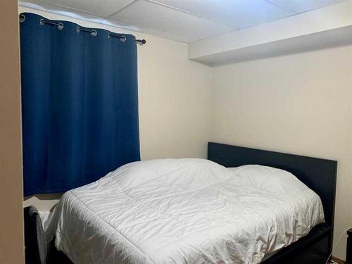 10024 103 Avenue, Lac La Biche, AB - Indoor Photo Showing Bedroom