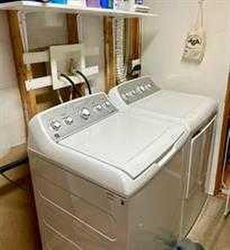 10024 103 Avenue, Lac La Biche, AB - Indoor Photo Showing Laundry Room