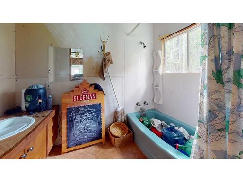 106-15538 Old Trail Rd., Lac La Biche, AB - Indoor Photo Showing Bathroom