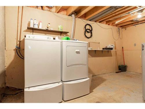 118 Wylie Place, Fort Mcmurray, AB - Indoor Photo Showing Laundry Room