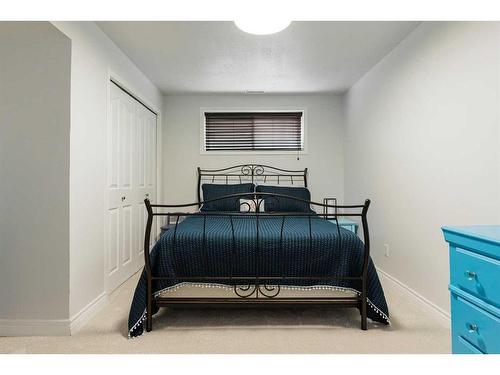 219 Loutit Road, Fort Mcmurray, AB - Indoor Photo Showing Bedroom