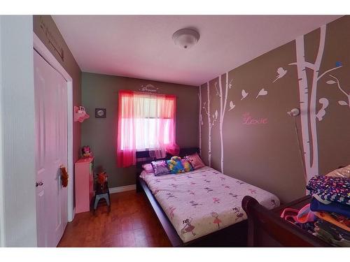 176 Diefenbaker Drive, Fort Mcmurray, AB - Indoor Photo Showing Bedroom