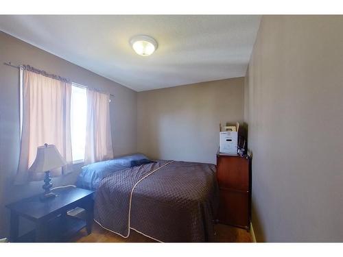 176 Diefenbaker Drive, Fort Mcmurray, AB - Indoor Photo Showing Bedroom