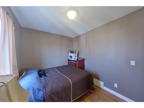 176 Diefenbaker Drive, Fort Mcmurray, AB - Indoor Photo Showing Bedroom