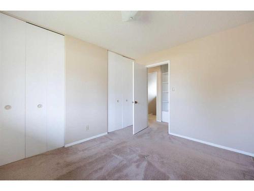 21 Alberta Drive, Fort Mcmurray, AB - Indoor Photo Showing Other Room
