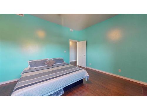 673062B Hwy 855, Atmore, AB - Indoor Photo Showing Bedroom