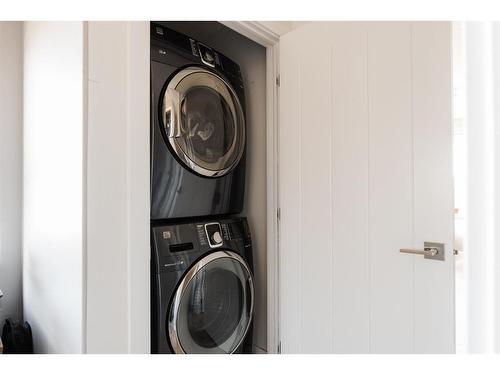 101 Pearson Drive, Fort Mcmurray, AB - Indoor Photo Showing Laundry Room