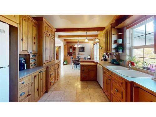 3105 Park Avenue, Mallaig, AB - Indoor Photo Showing Kitchen