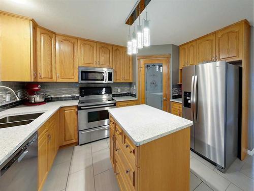 172 Berard Crescent, Fort Mcmurray, AB - Indoor Photo Showing Kitchen With Double Sink