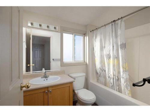 115 Atkinson Lane, Fort Mcmurray, AB - Indoor Photo Showing Bathroom