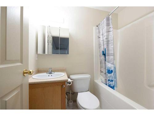 115 Atkinson Lane, Fort Mcmurray, AB - Indoor Photo Showing Bathroom