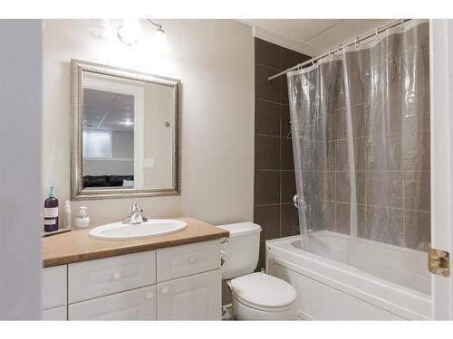 114 Bussieres Drive, Fort Mcmurray, AB - Indoor Photo Showing Bathroom