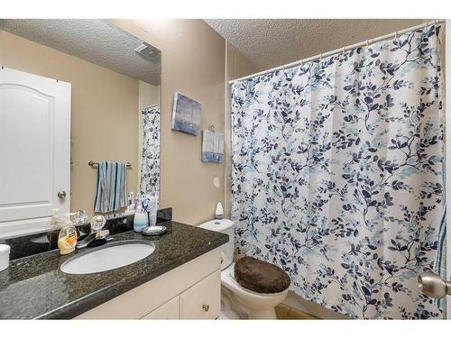 59 Birch Road, Fort Mcmurray, AB - Indoor Photo Showing Bathroom